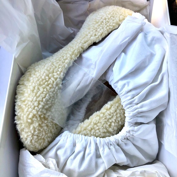 Maison Margiela Fuzzy Faux Fur Pumps - Picture 3 of 10